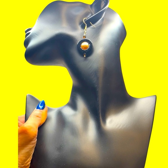 255. Elegant Black and Gold Handmade Earrings - Picture 5 of 7